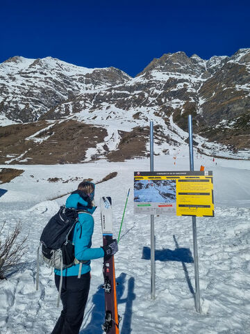 © Panneau au départ de l'itinéraire ski de randonnée de Bessans - ©B.Filliol OT HMV