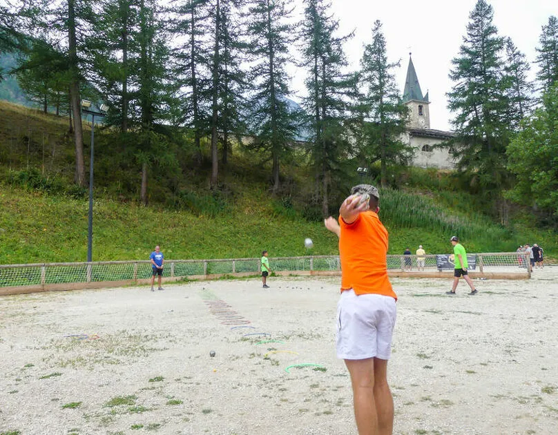 © Terrain de pétanque à Bessans - B.Filliol - OT HMV