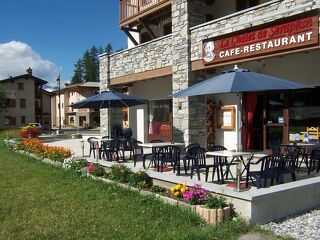 © restaurant-bessans-seraphin-terrasse - Chalet de Seraphin