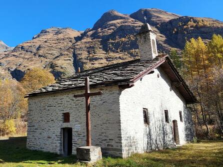 Randonnée pédestre du refuge d'Avérole par le hameau