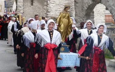 Traditional August 15th festival in Bessans - Jeremy Tracq