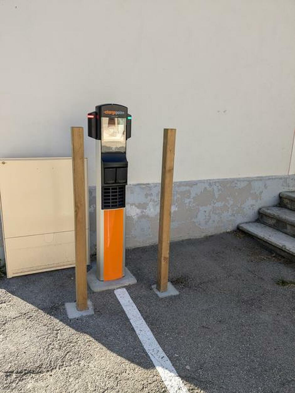 © Borne de recharge Bessans - Mairie de Bessans