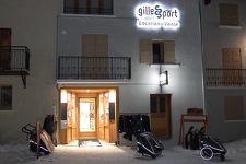 © Magasin Gilles Sport à Bessans - Tout Sourire Photos