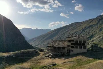© bessans-summer-mountain-refuge-averole-exterior-view_sebastien-notter - Sébastien Notter