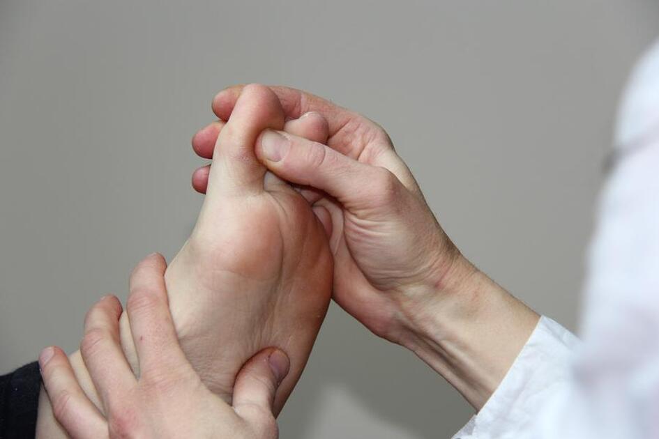 © Découverte de la réflexologie à Bessans - Karina Mazurowicz