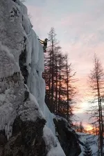 © Introduction to Ice Climbing with Altitude in Bessans - Up Ski and Mountain Guides