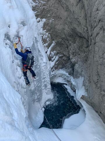 © Initiation à la cascade de glace avec Altitude à Bessans - Upguides