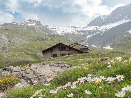 Refuge d'Avérole - Discovering an authentic valley with your family