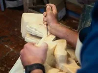 © Le Chapoteur, sculpteur, à Bessans - F.Personnaz