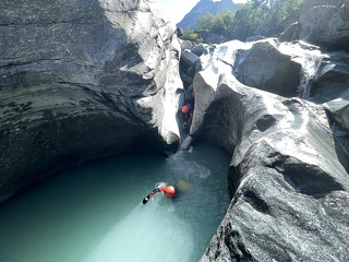 © Canyoning avec le Bureau des guides Bessans - Laurent Boniface