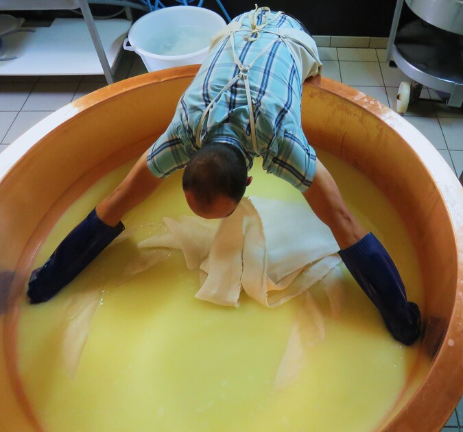 © Le Vallon d'en Haut mountain pasture restaurant in Bessans - F.Gagnière