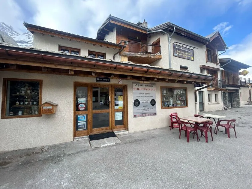 Le Grenier Bessanais in the heart of the village of Bessans - R.Tracq