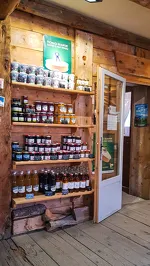 © à Bessans, magasin de la Coopérative Laitière de Haute Maurienne Vanoise - B.Filliol - OTHMV