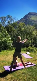 © Family Yoga at Lake Bessans - Laure DUQUENNE
