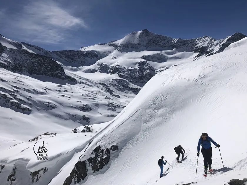 © Le Monde d'En Haut - Film de Ski de Randonnée_Bessans - Terre d'Alpinisme